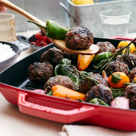 Сковорода-гриль квадратная 23х23 см с 2 ручками Staub, вишневая (12012306)