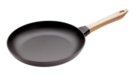 Сковорода круглая 26 см, с деревянной ручкой Staub, черная (12242623)