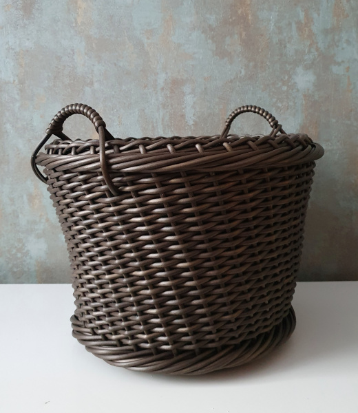 Корзина - кашпо для цветов из ротанга с ручками 16 л, цвет венге, ручная работа