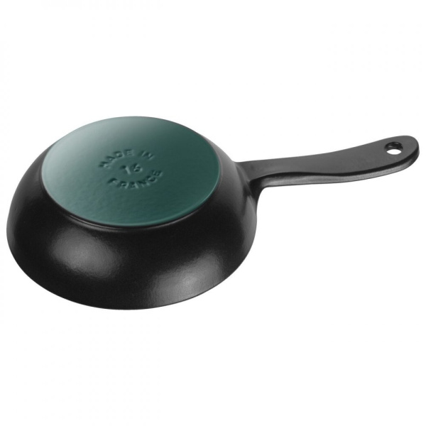 Сковорода круглая, 16 см, с чугунной ручкой, Staub, черная (1221623) Сковорода круглая, 16 см, с чугунной ручкой, Staub, черная (1221623)