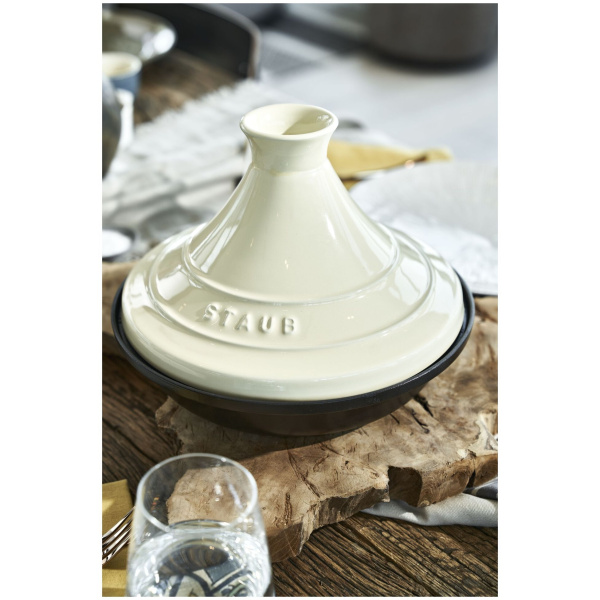 Тажин 28 см Staub, черный кремовый (1302823) Тажин 28 см Staub, черный кремовый (1302823)