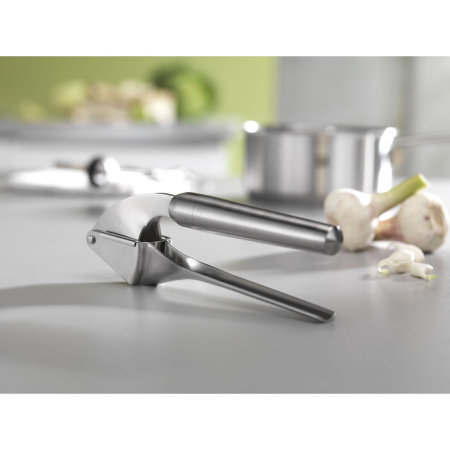 Пресс для чеснока ZWILLING Pro, 202 мм Zwilling J.A. Henckels (37160-019)