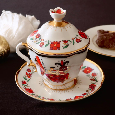 Чашка чайная с блюдцем и с крышкой, Сувенир (Подарочная-2) Императорский фарфоровый завод (ИФЗ) 81.10319.00.1