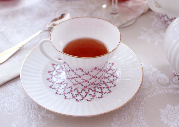 Чашка с блюдцем Розовая сетка (Волна) 155 мл, Императорский фарфоровый завод (ИФЗ) 81.14621.00.1